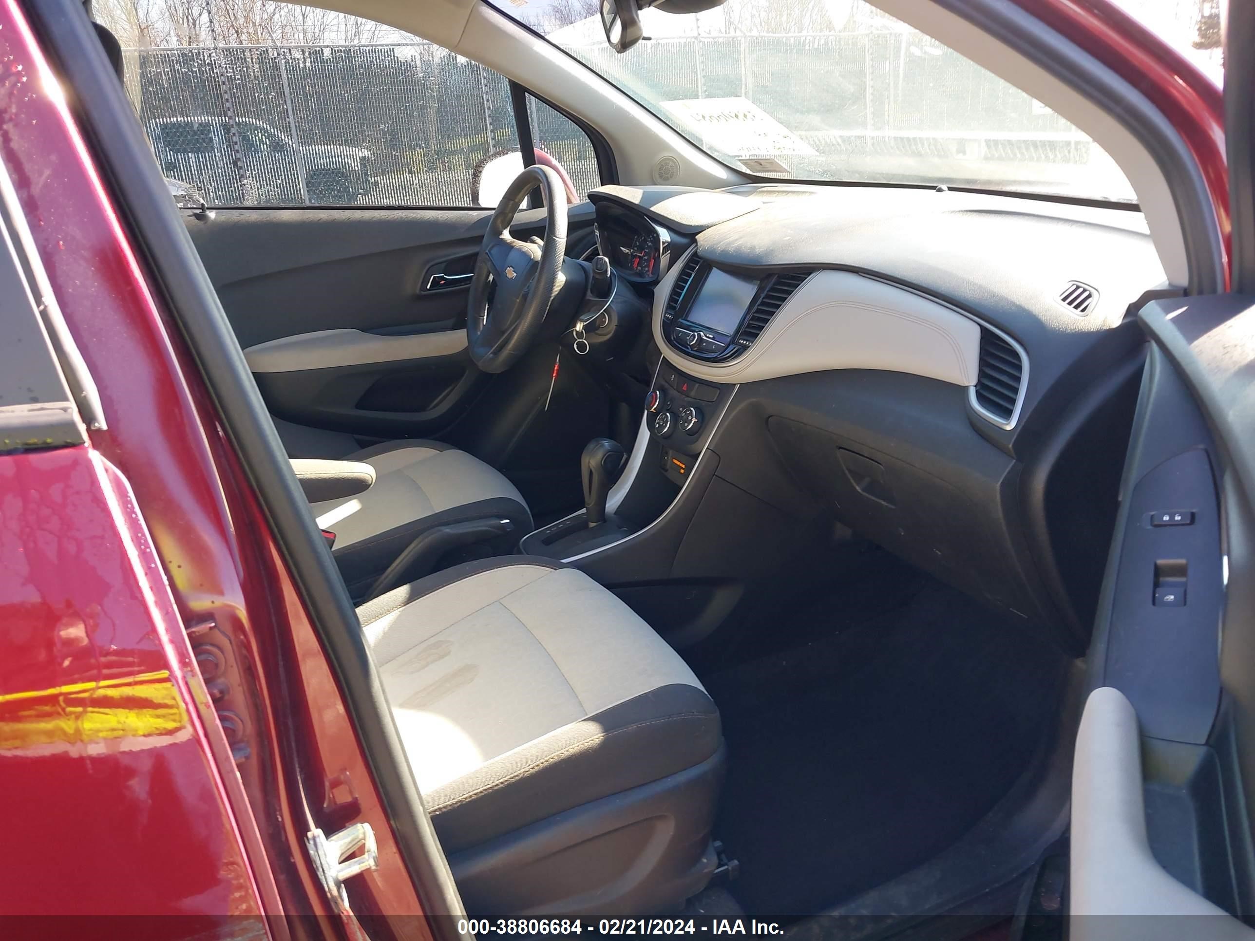 Photo 4 VIN: 3GNCJNSB6HL194917 - CHEVROLET TRAX 