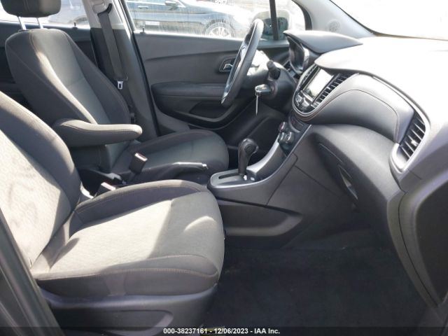 Photo 4 VIN: 3GNCJNSB6KL215742 - CHEVROLET TRAX 