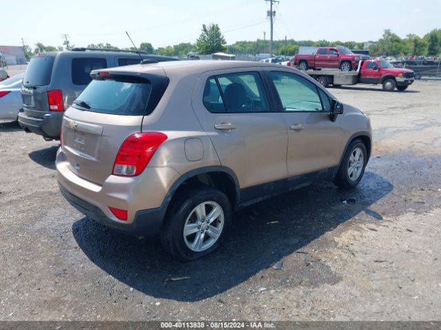 Photo 3 VIN: 3GNCJNSB8JL415066 - CHEVROLET TRAX 