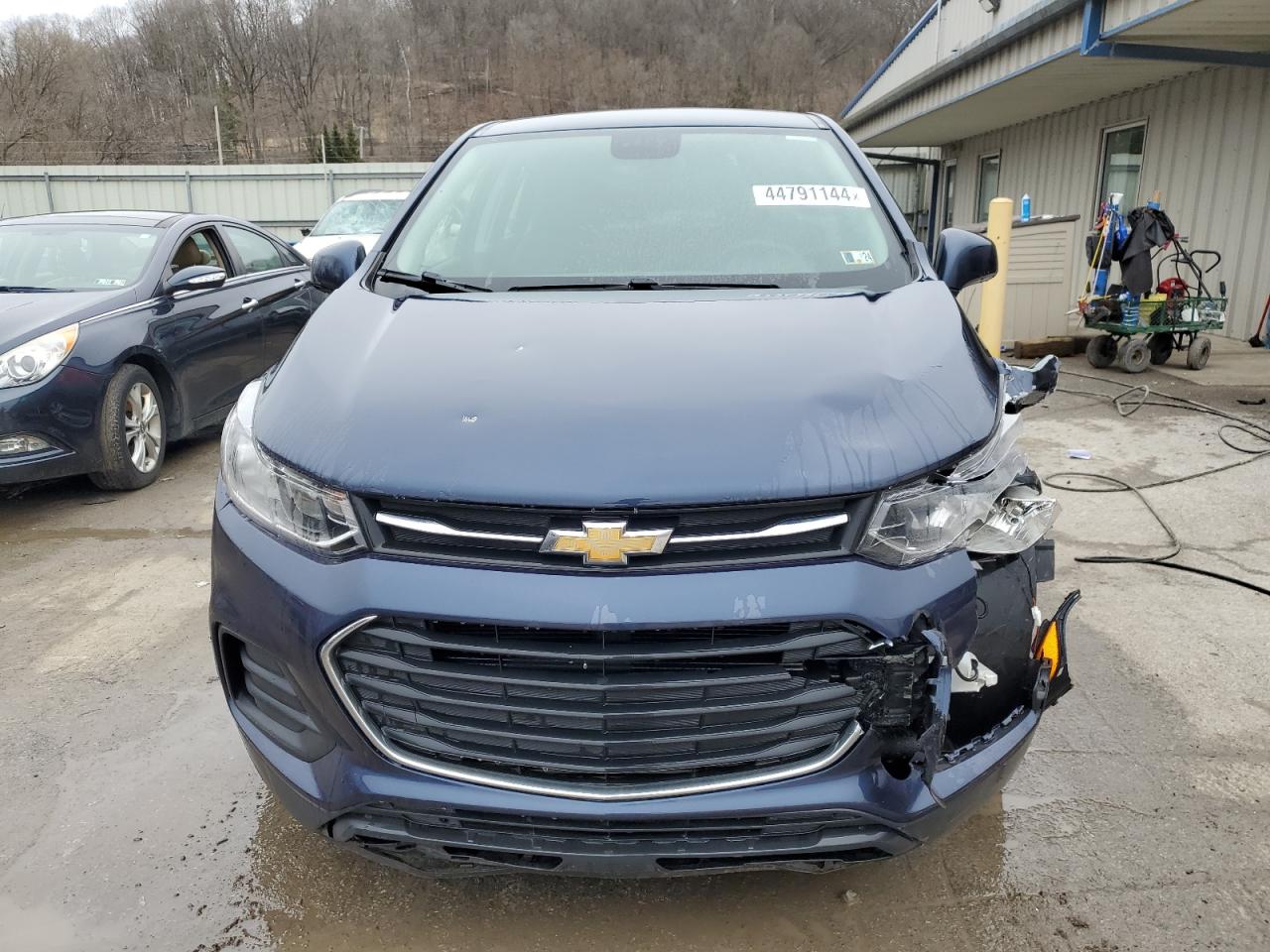 Photo 4 VIN: 3GNCJNSB8KL211854 - CHEVROLET TRAX 