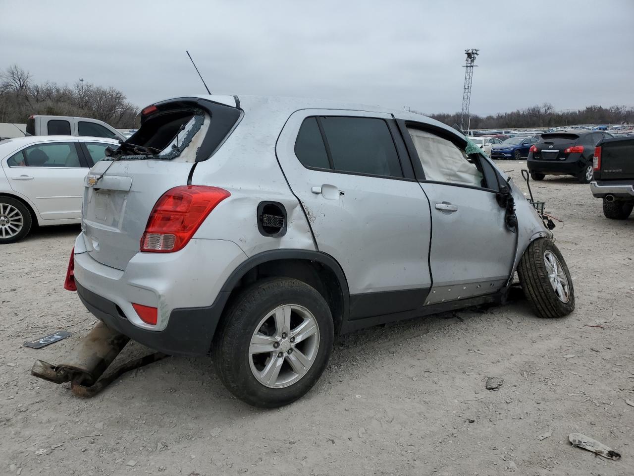 Photo 2 VIN: 3GNCJNSB9KL154936 - CHEVROLET TRAX 