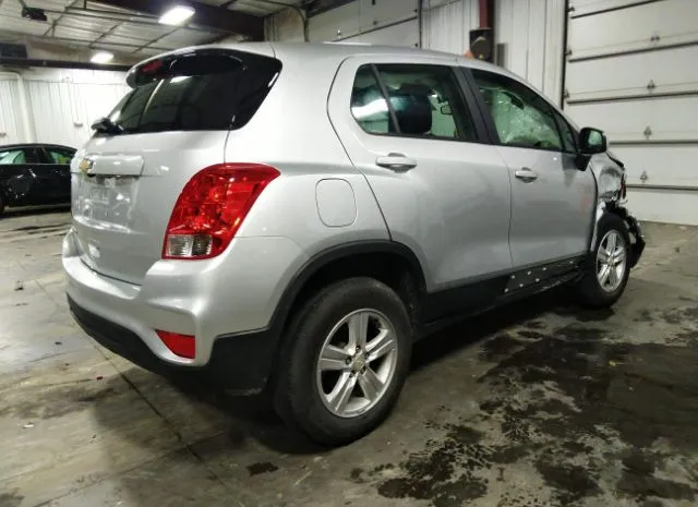 Photo 3 VIN: 3GNCJNSB9KL380040 - CHEVROLET TRAX 