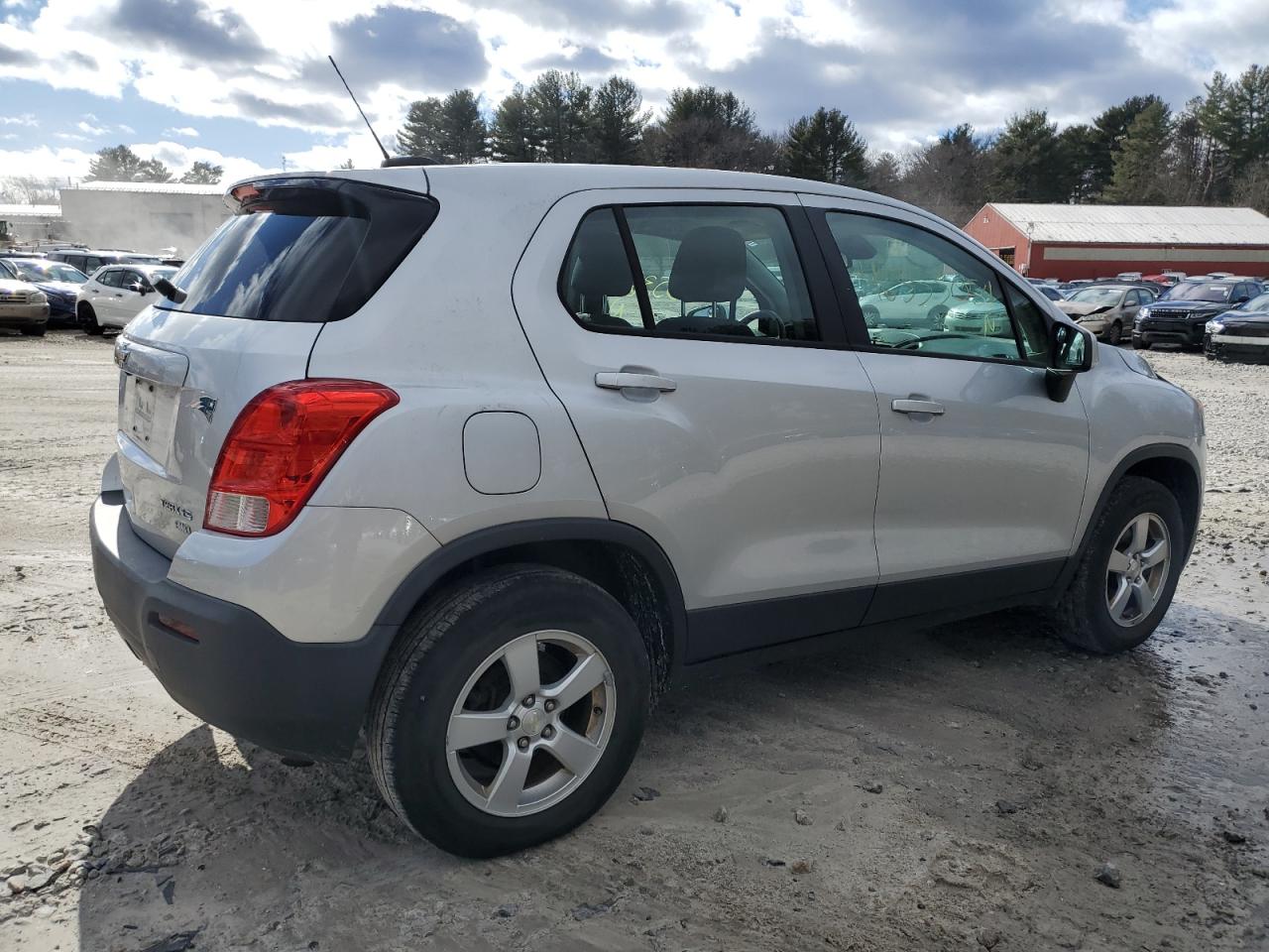 Photo 2 VIN: 3GNCJNSBXGL227125 - CHEVROLET TRAX 