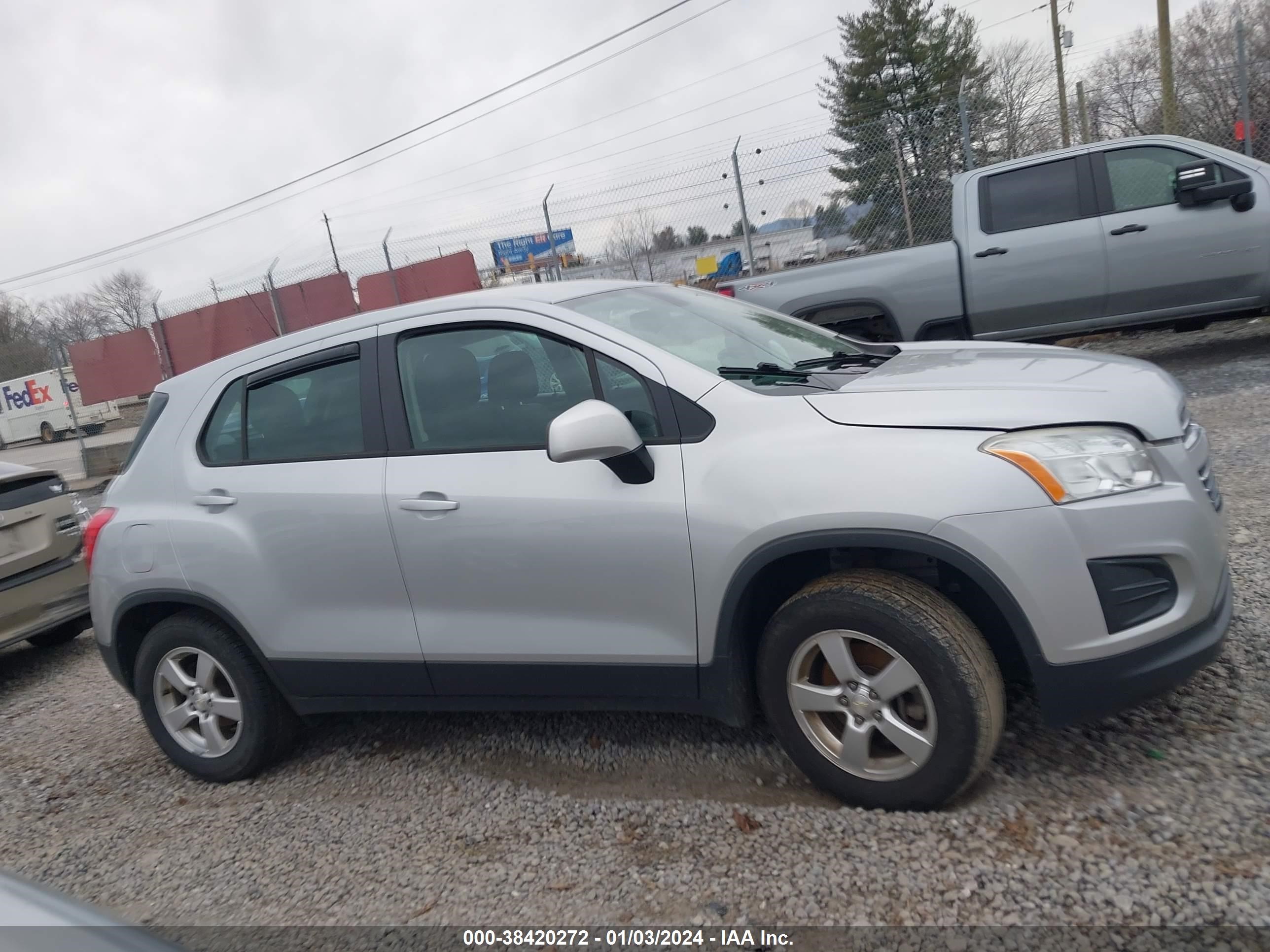 Photo 12 VIN: 3GNCJNSBXGL259749 - CHEVROLET TRAX 