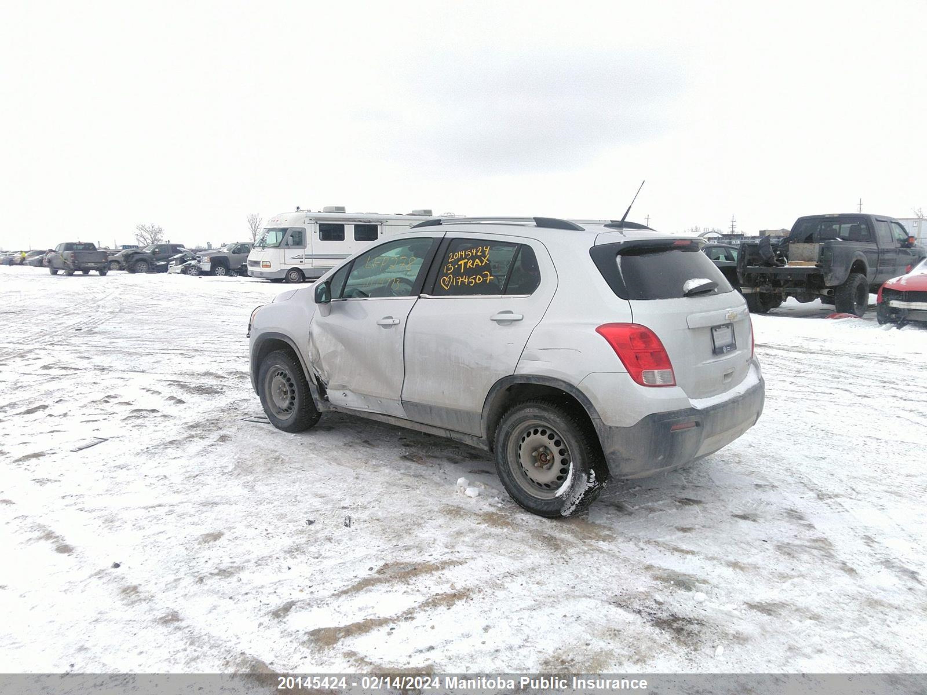 Photo 2 VIN: 3GNCJPSB0DL174507 - CHEVROLET TRAX 