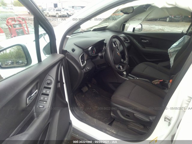 Photo 4 VIN: 3GNCJPSB0HL237465 - CHEVROLET TRAX 