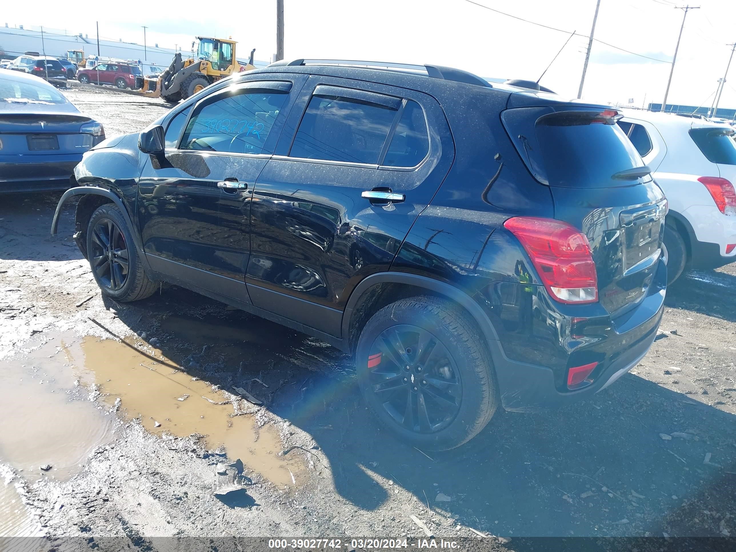 Photo 2 VIN: 3GNCJPSB0KL244391 - CHEVROLET TRAX 