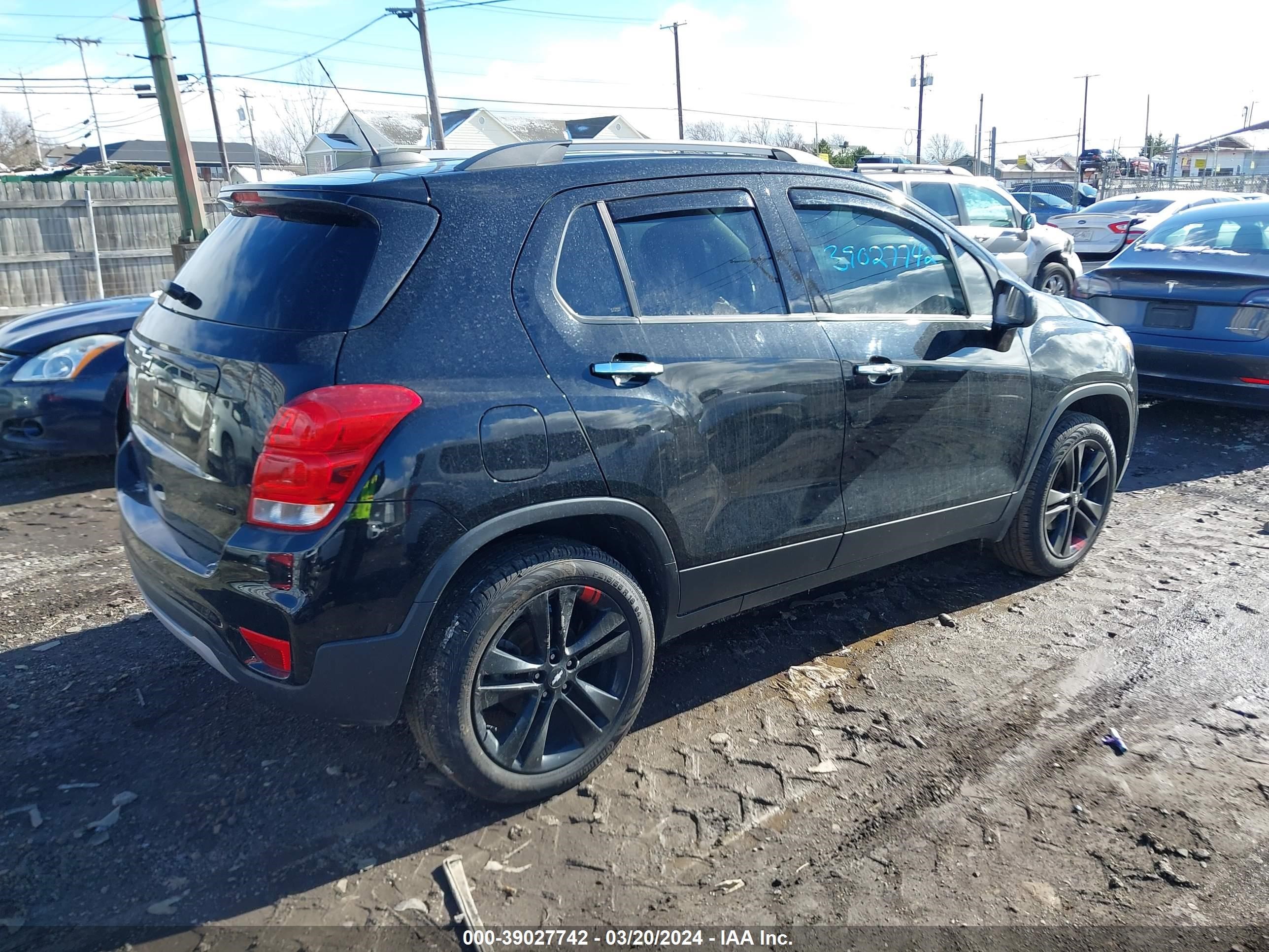 Photo 3 VIN: 3GNCJPSB0KL244391 - CHEVROLET TRAX 