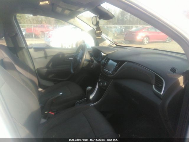 Photo 4 VIN: 3GNCJPSB1HL141229 - CHEVROLET TRAX 