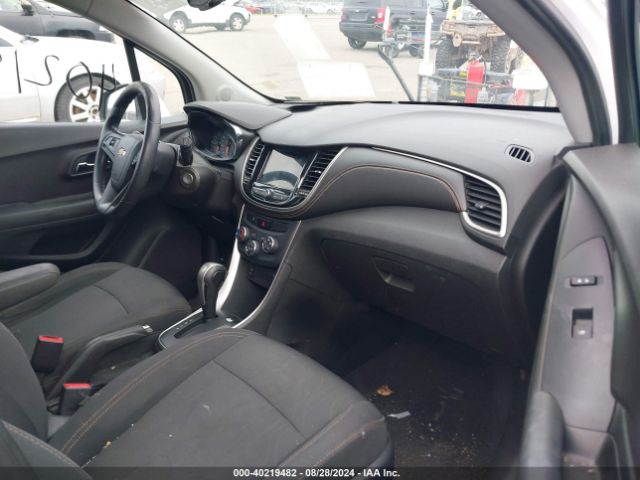 Photo 4 VIN: 3GNCJPSB1JL147604 - CHEVROLET TRAX 