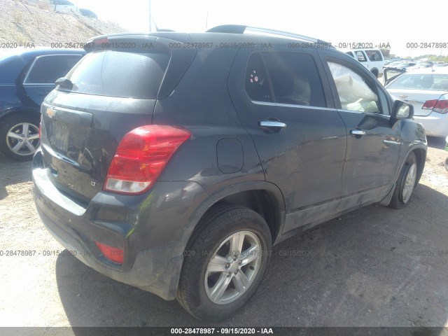 Photo 3 VIN: 3GNCJPSB2JL268318 - CHEVROLET TRAX 