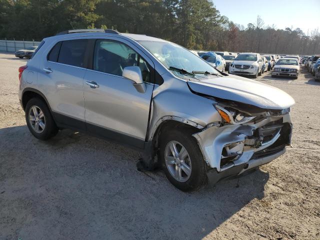 Photo 3 VIN: 3GNCJPSB2JL323804 - CHEVROLET TRAX 1LT 