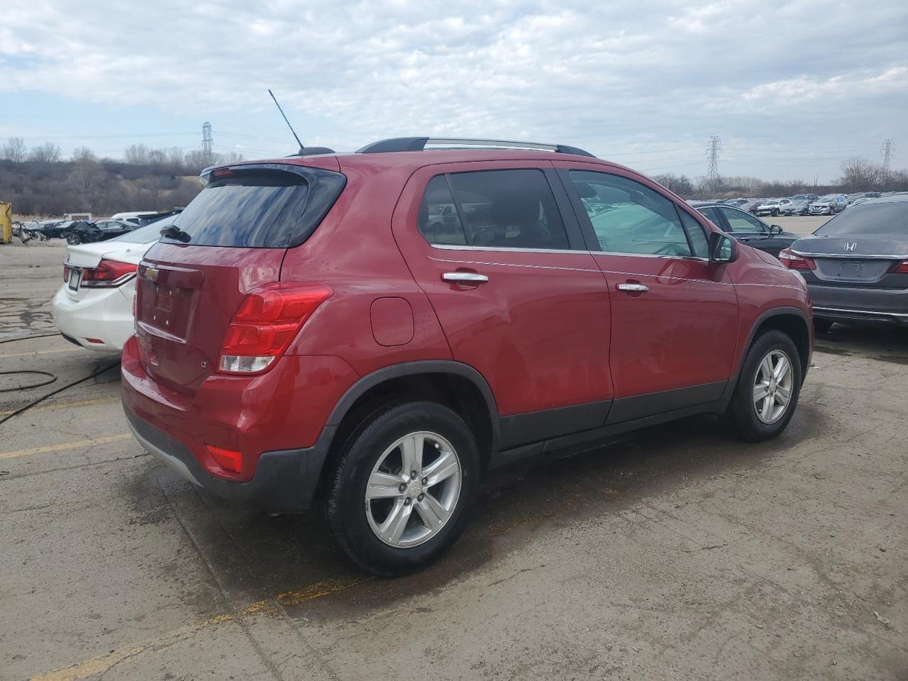 Photo 2 VIN: 3GNCJPSB2KL209819 - CHEVROLET TRAX 