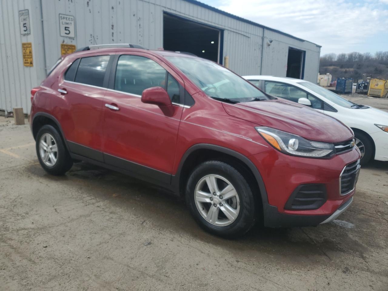 Photo 3 VIN: 3GNCJPSB2KL209819 - CHEVROLET TRAX 