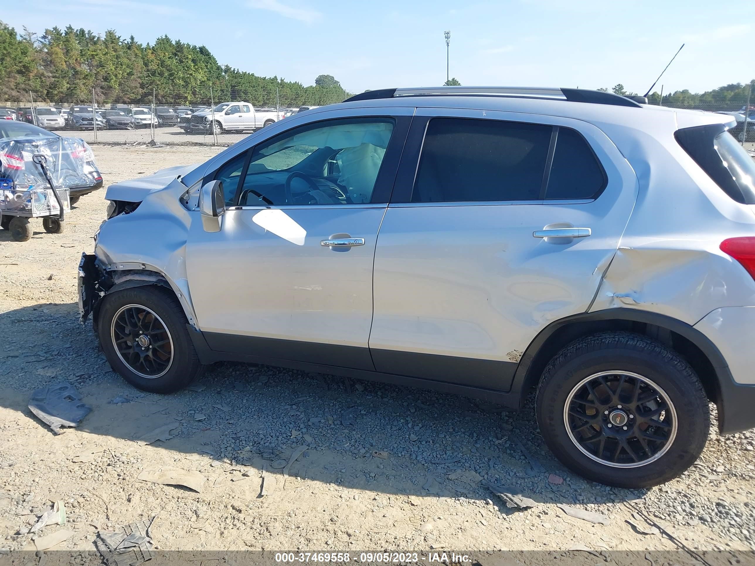 Photo 13 VIN: 3GNCJPSB2KL274850 - CHEVROLET TRAX 