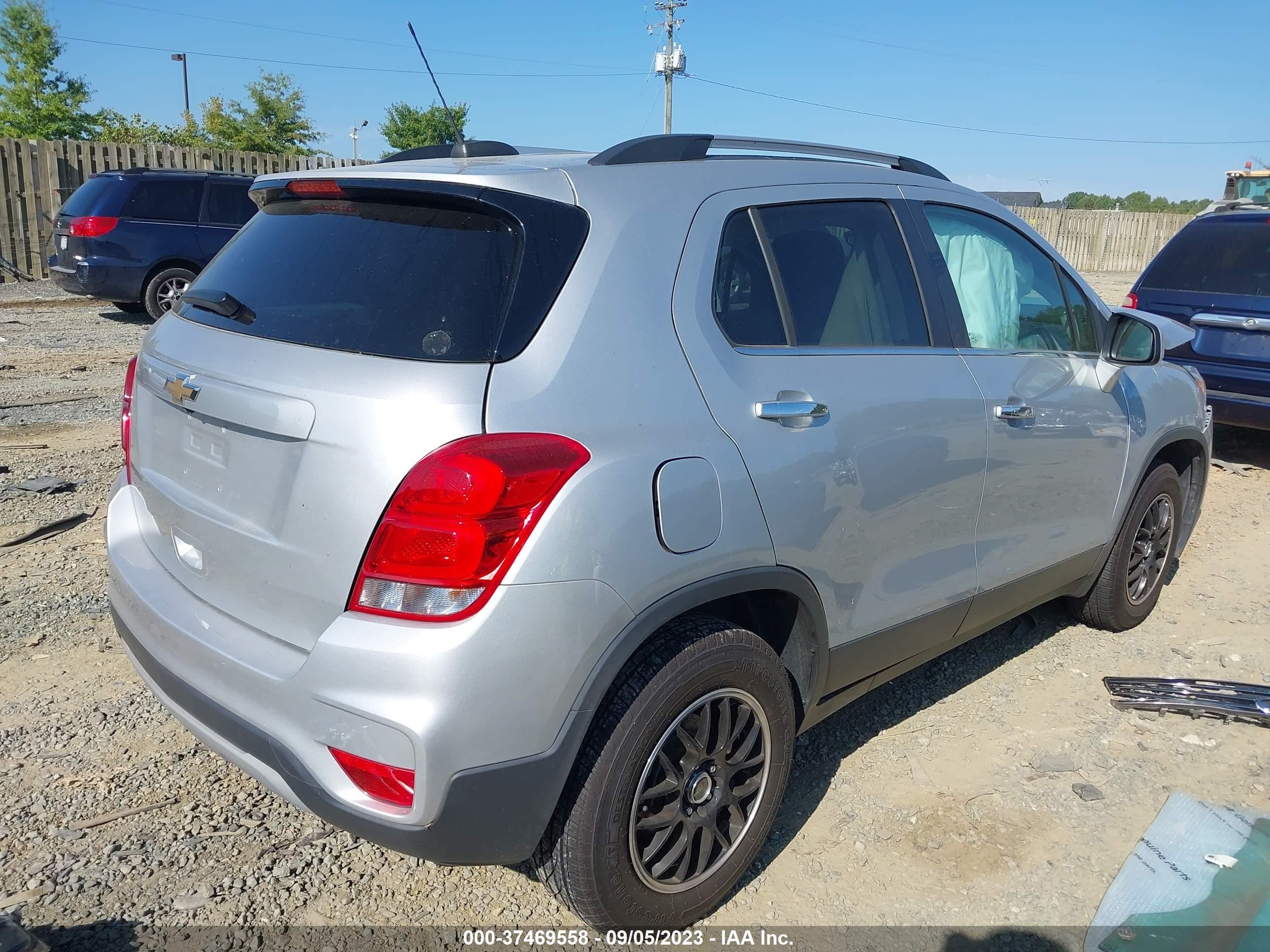 Photo 3 VIN: 3GNCJPSB2KL274850 - CHEVROLET TRAX 