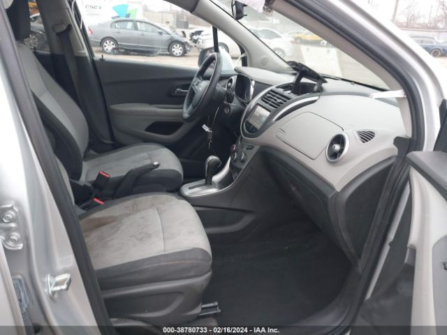 Photo 4 VIN: 3GNCJPSB3GL163473 - CHEVROLET TRAX 