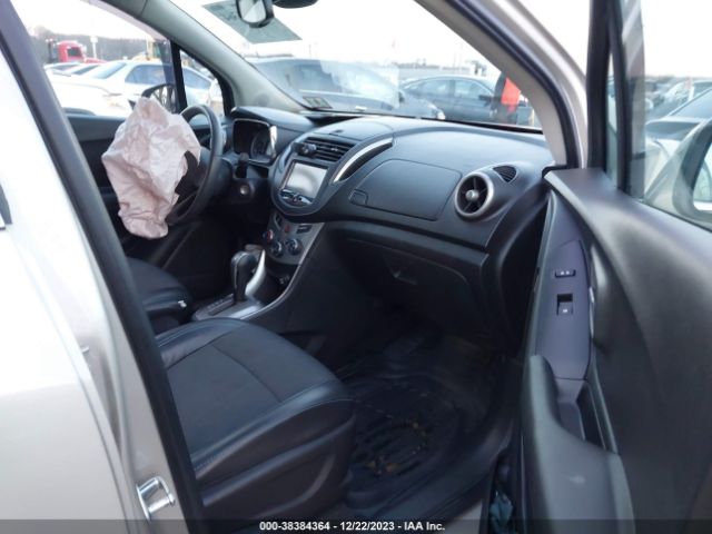 Photo 4 VIN: 3GNCJPSB4GL156144 - CHEVROLET TRAX 