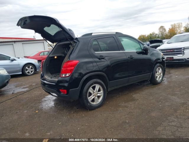 Photo 3 VIN: 3GNCJPSB4HL134761 - CHEVROLET TRAX 