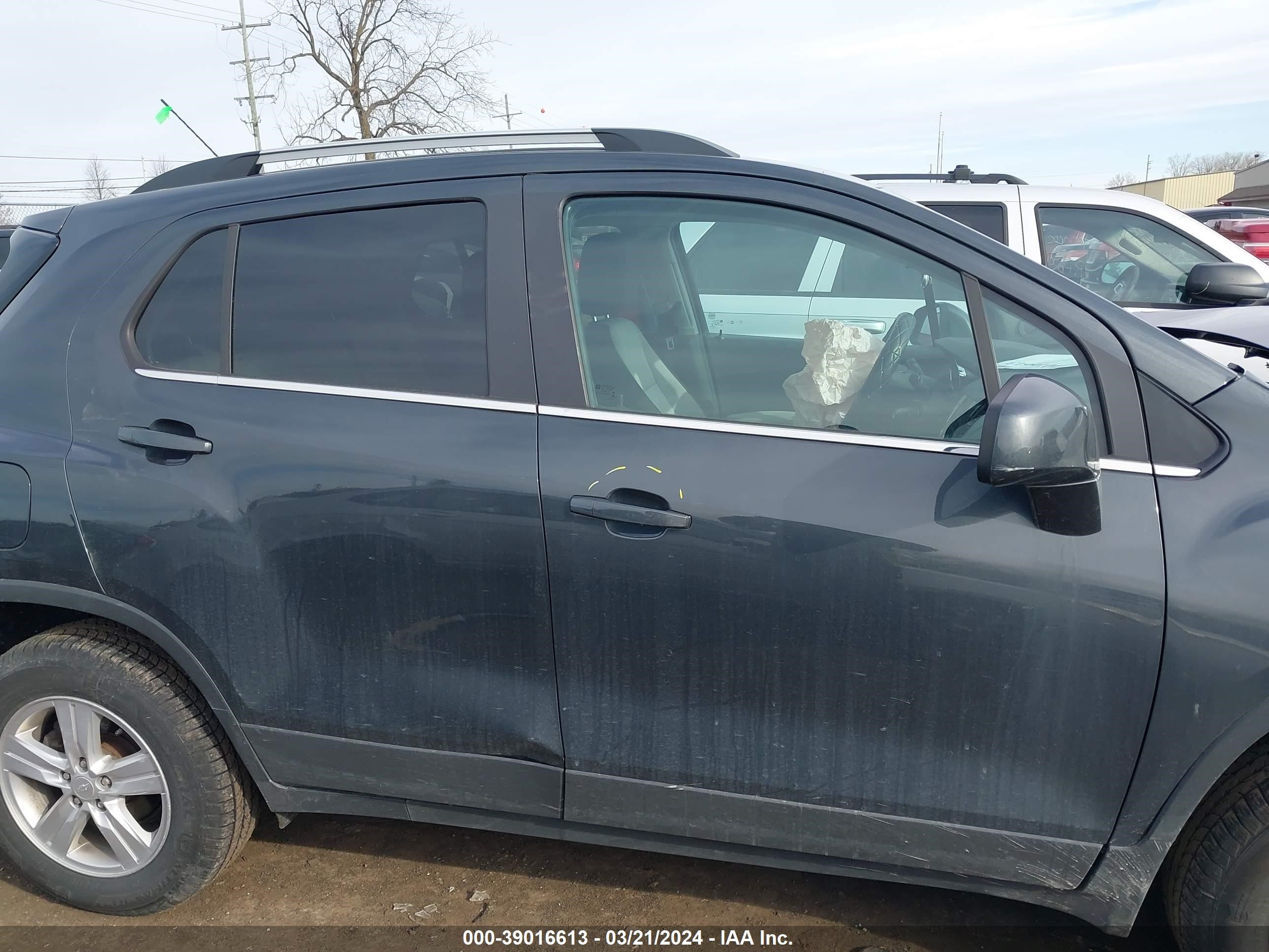 Photo 12 VIN: 3GNCJPSB4JL287758 - CHEVROLET TRAX 