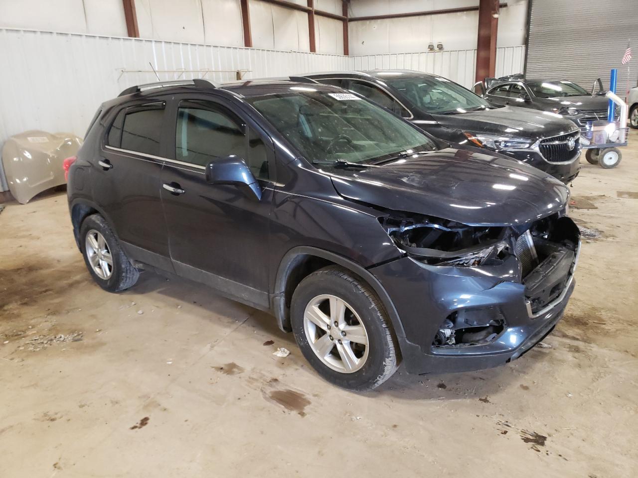 Photo 3 VIN: 3GNCJPSB4JL401810 - CHEVROLET TRAX 