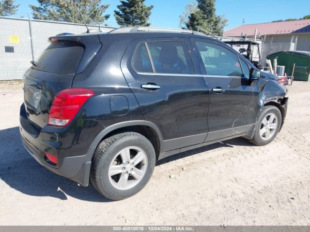 Photo 3 VIN: 3GNCJPSB5JL304681 - CHEVROLET TRAX 