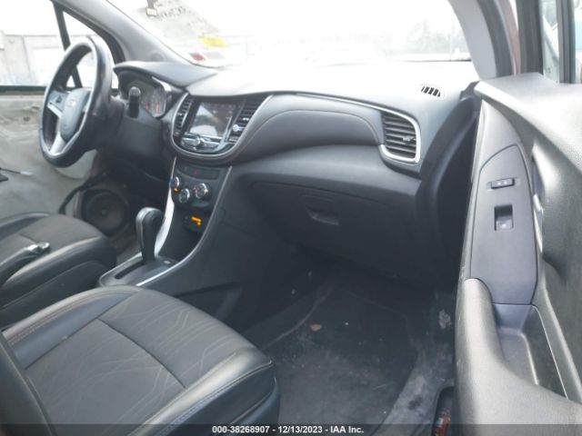 Photo 4 VIN: 3GNCJPSB6JL348561 - CHEVROLET TRAX 