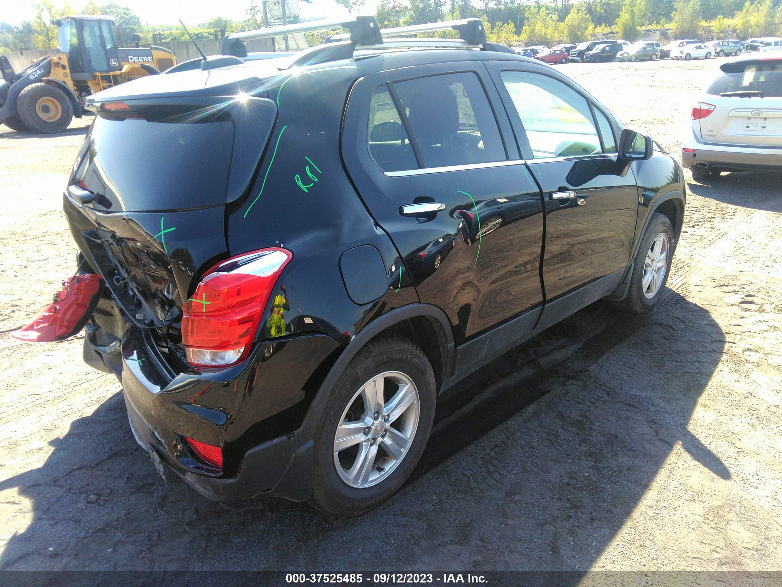 Photo 3 VIN: 3GNCJPSB6KL281445 - CHEVROLET TRAX 