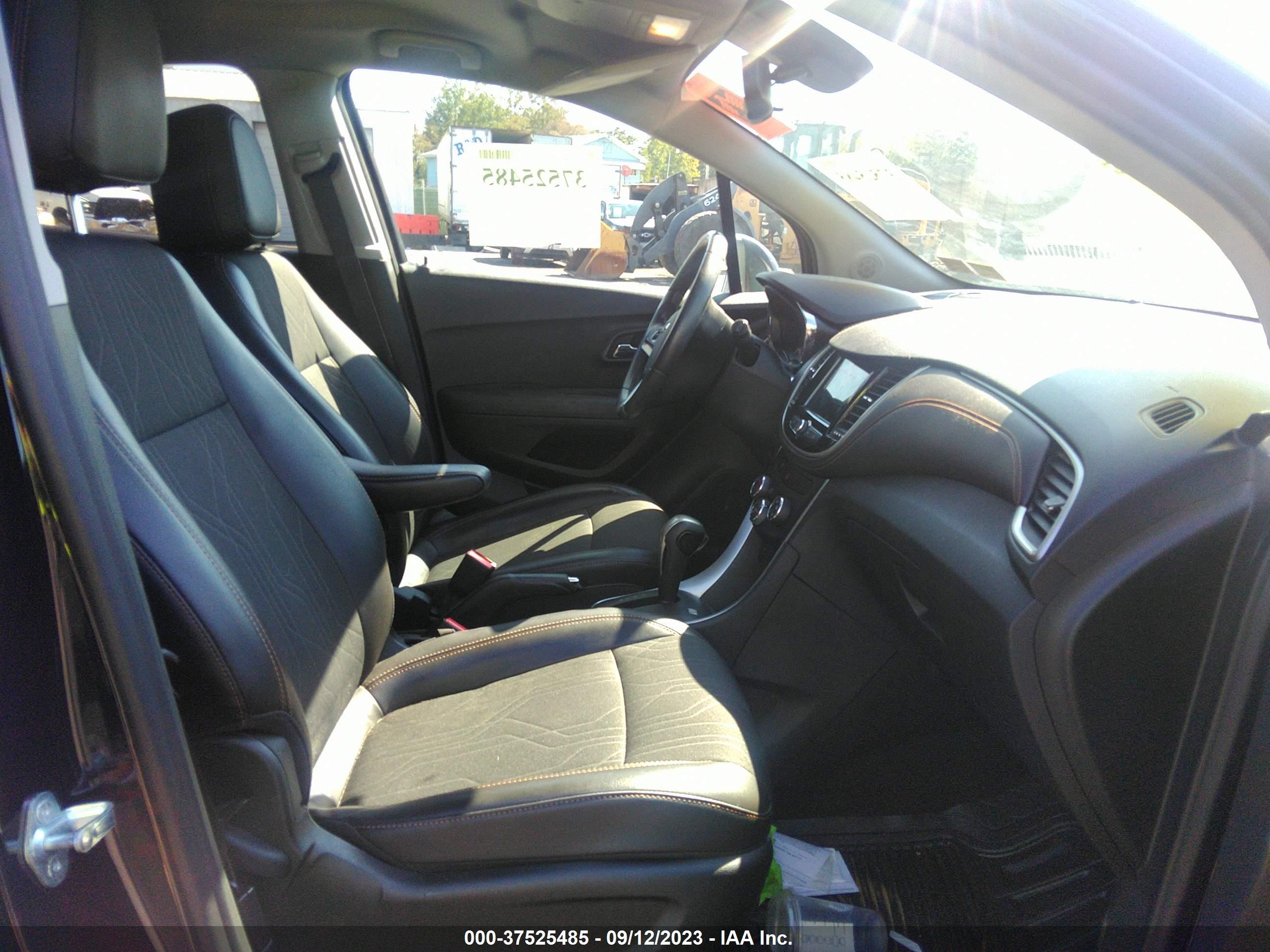 Photo 4 VIN: 3GNCJPSB6KL281445 - CHEVROLET TRAX 