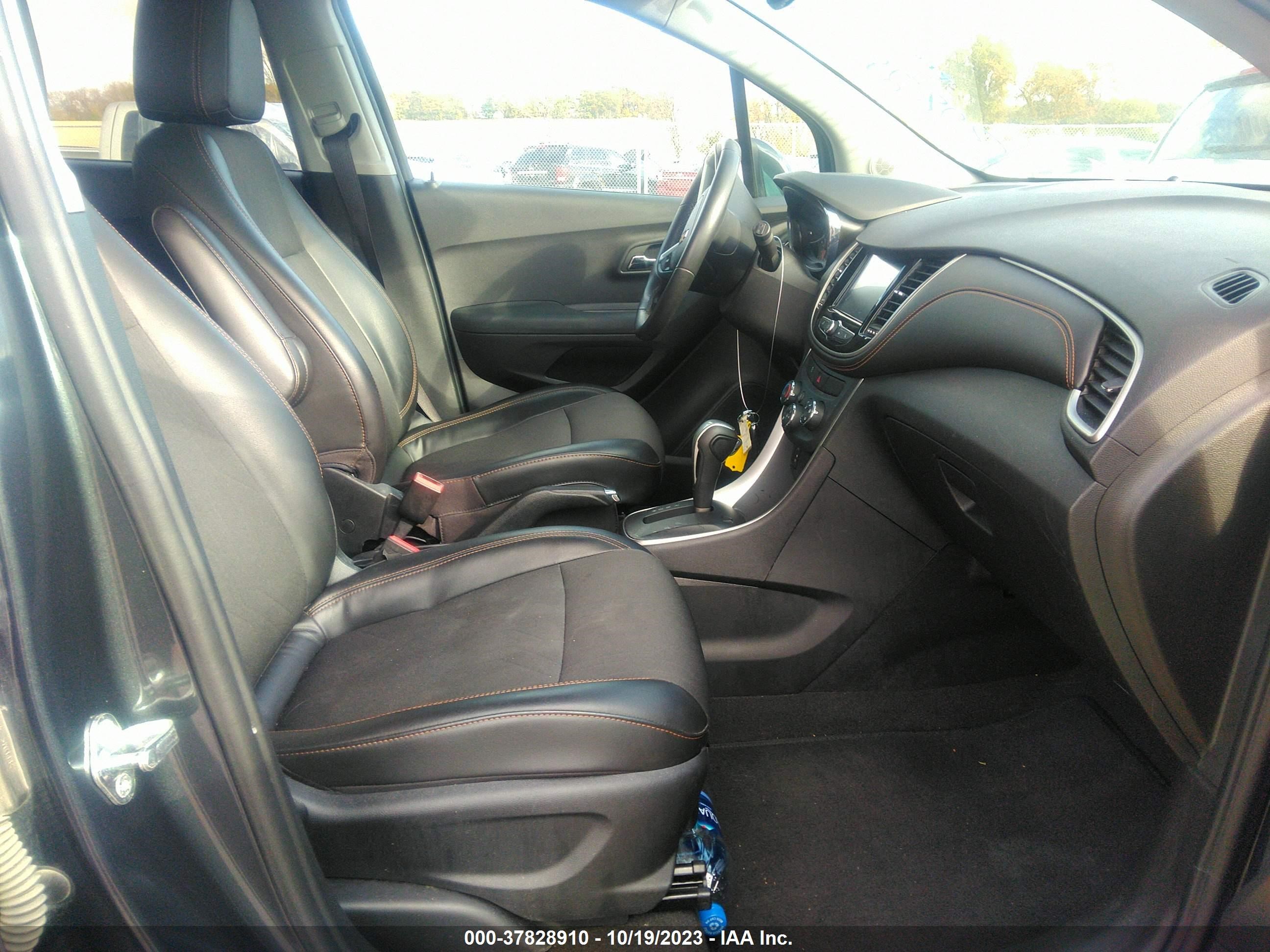 Photo 4 VIN: 3GNCJPSB7HL183744 - CHEVROLET TRAX 