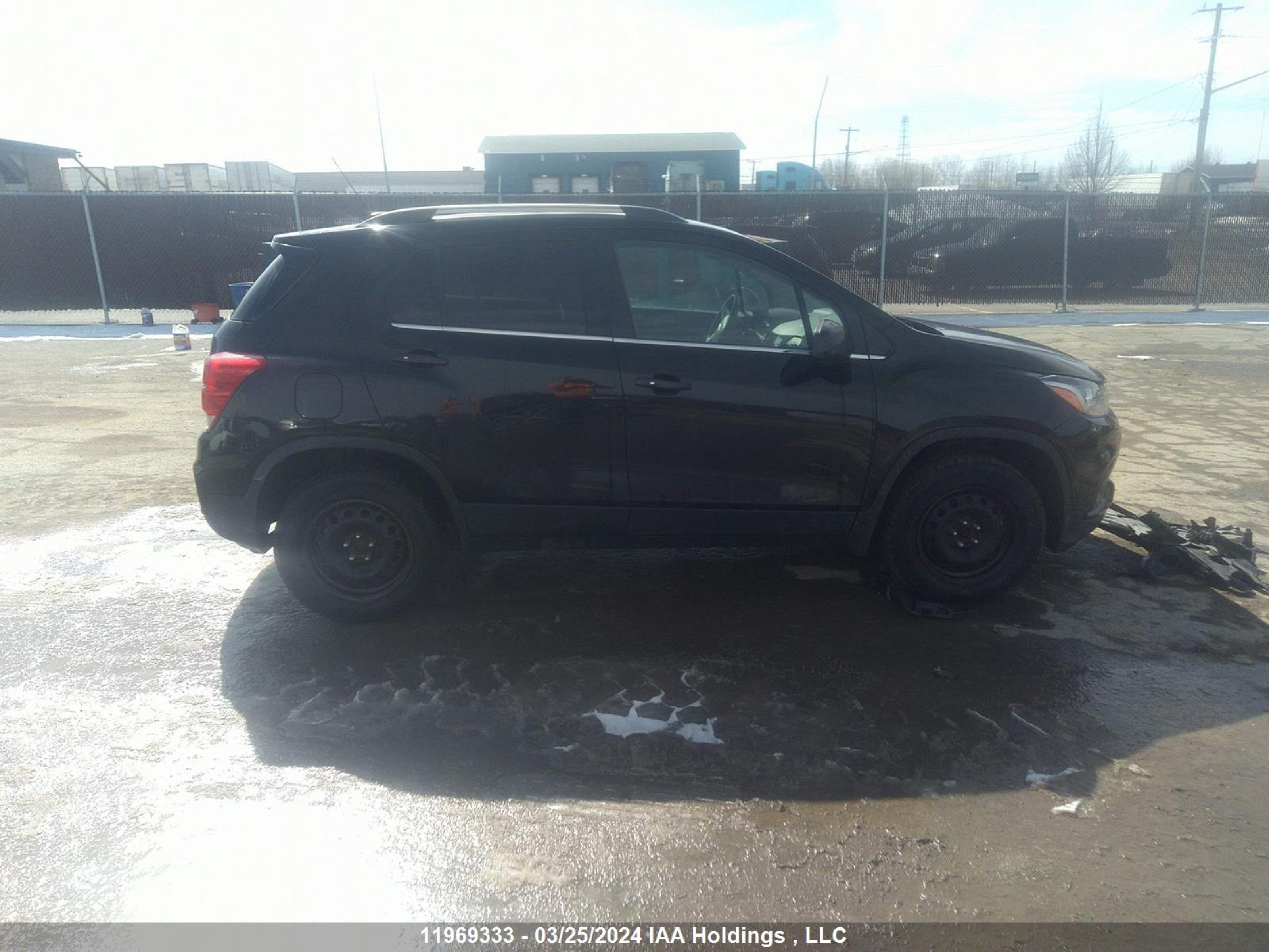 Photo 13 VIN: 3GNCJPSB7JL322471 - CHEVROLET TRAX 