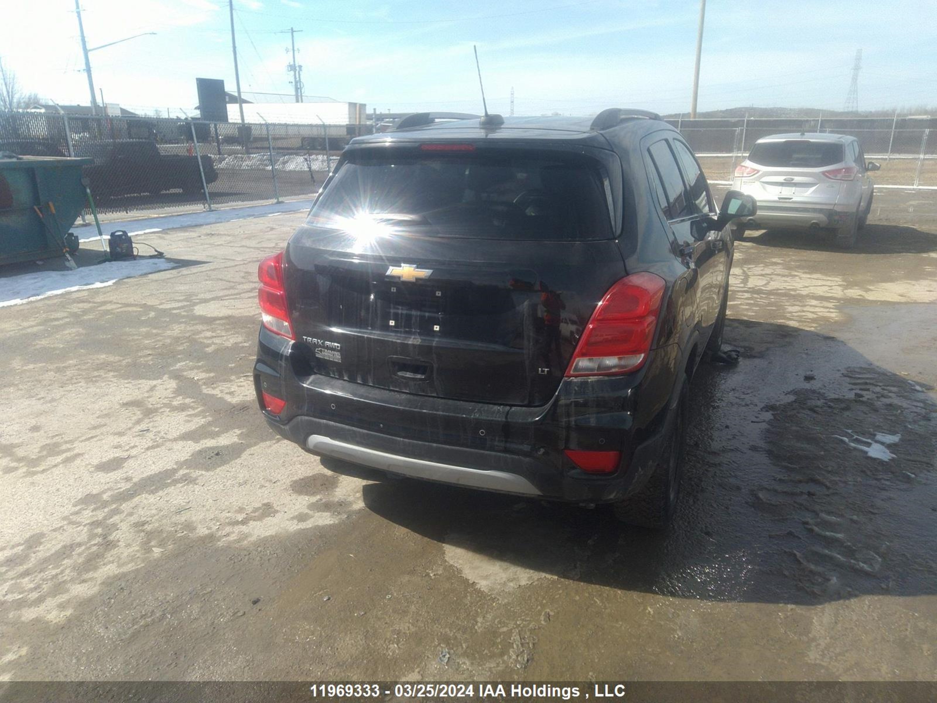 Photo 3 VIN: 3GNCJPSB7JL322471 - CHEVROLET TRAX 