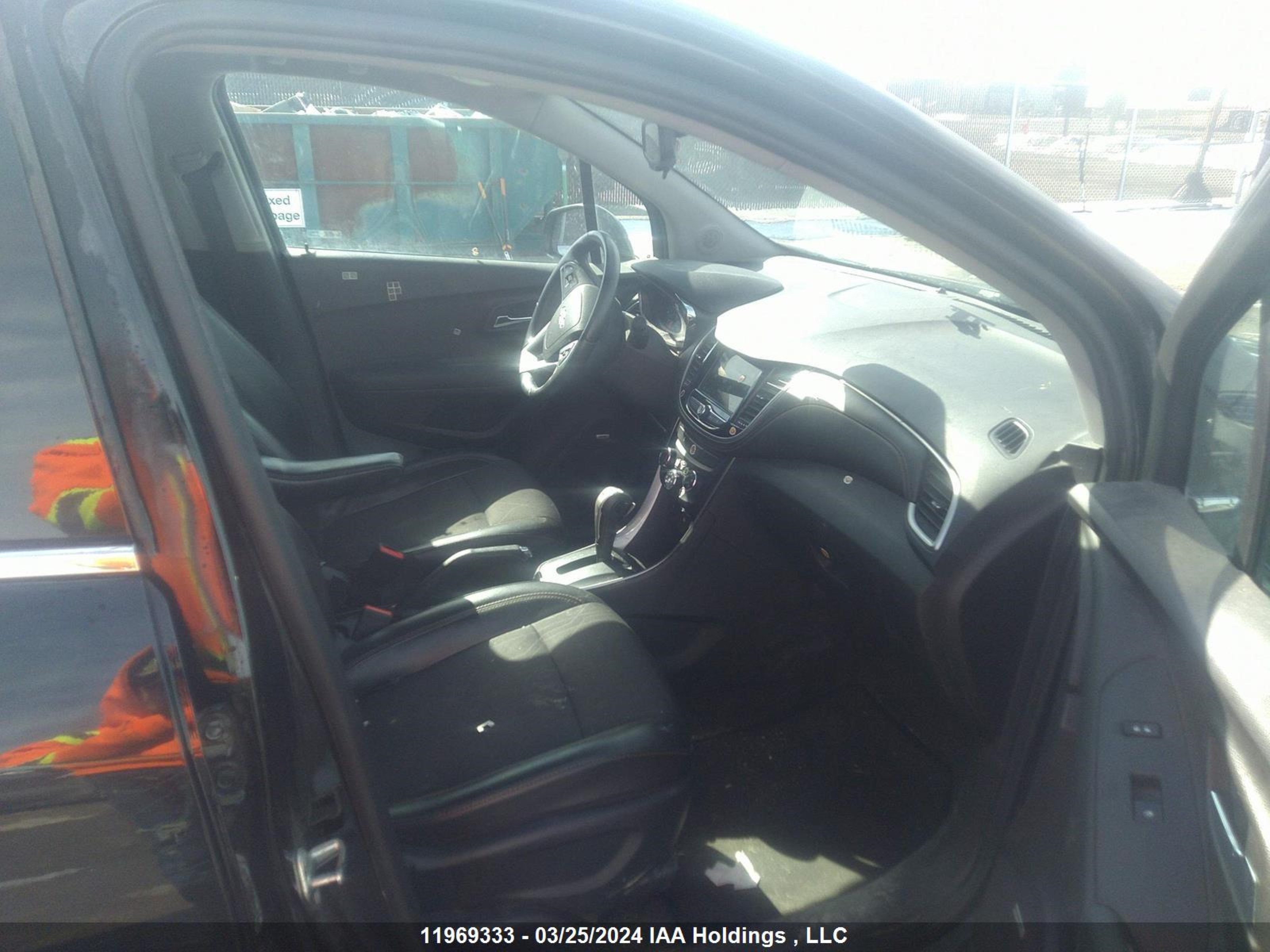 Photo 4 VIN: 3GNCJPSB7JL322471 - CHEVROLET TRAX 