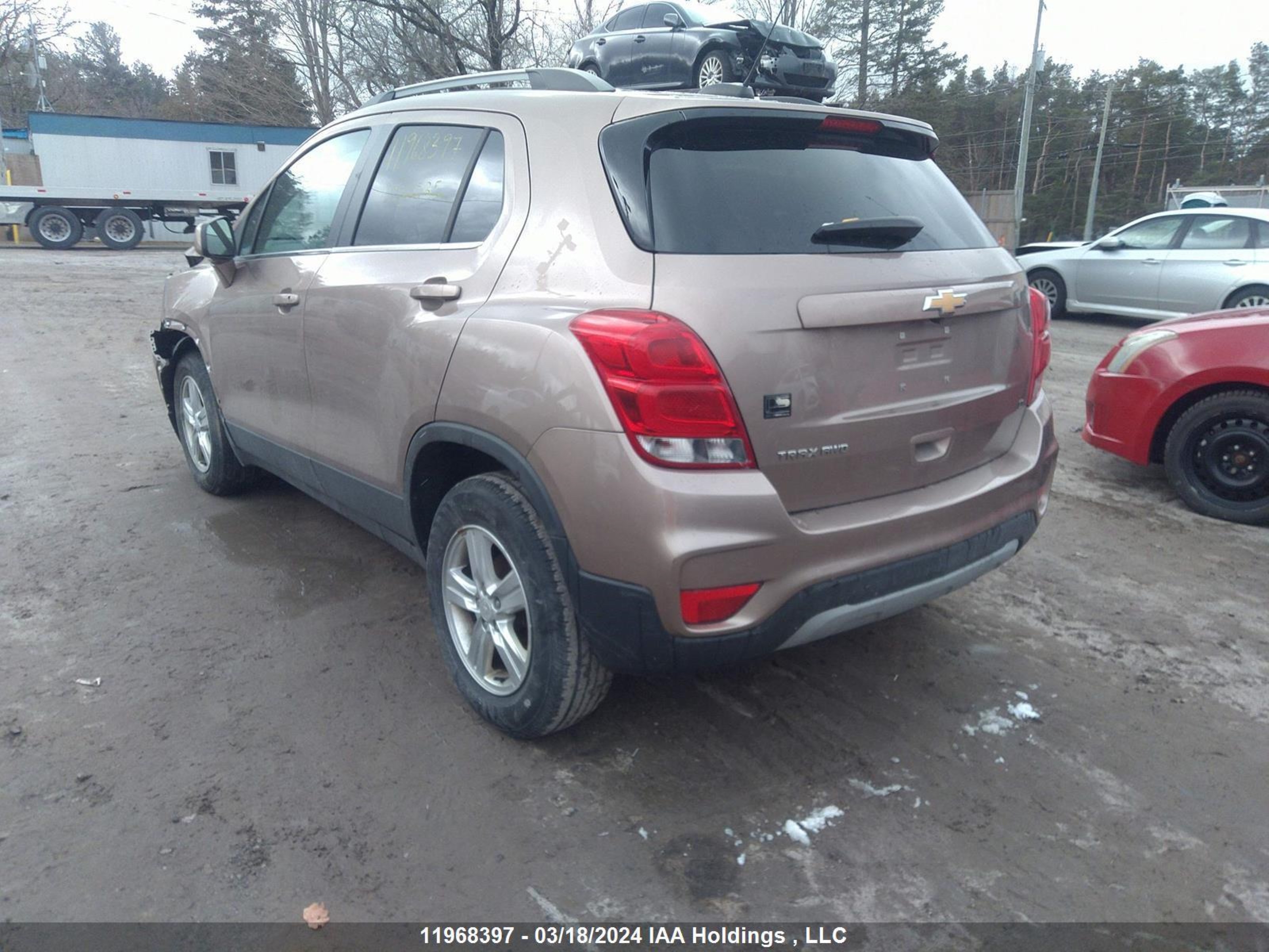 Photo 2 VIN: 3GNCJPSB7JL393525 - CHEVROLET TRAX 