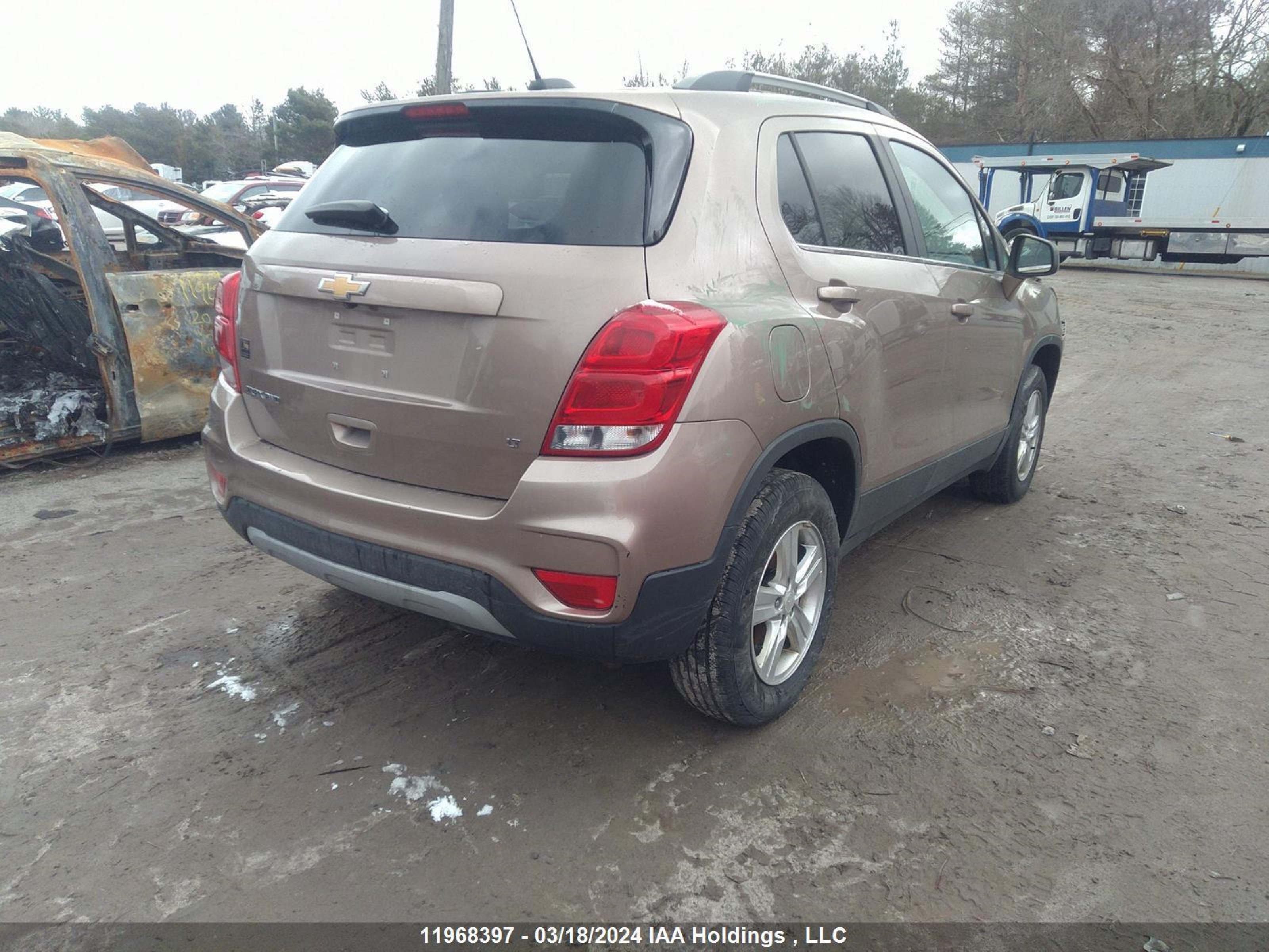 Photo 3 VIN: 3GNCJPSB7JL393525 - CHEVROLET TRAX 