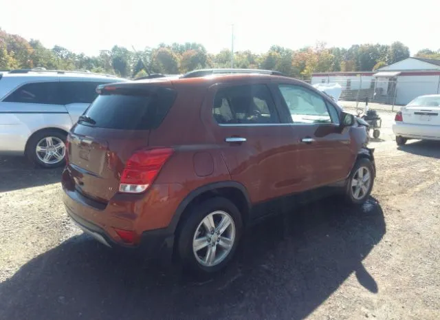 Photo 3 VIN: 3GNCJPSB7KL275721 - CHEVROLET TRAX 