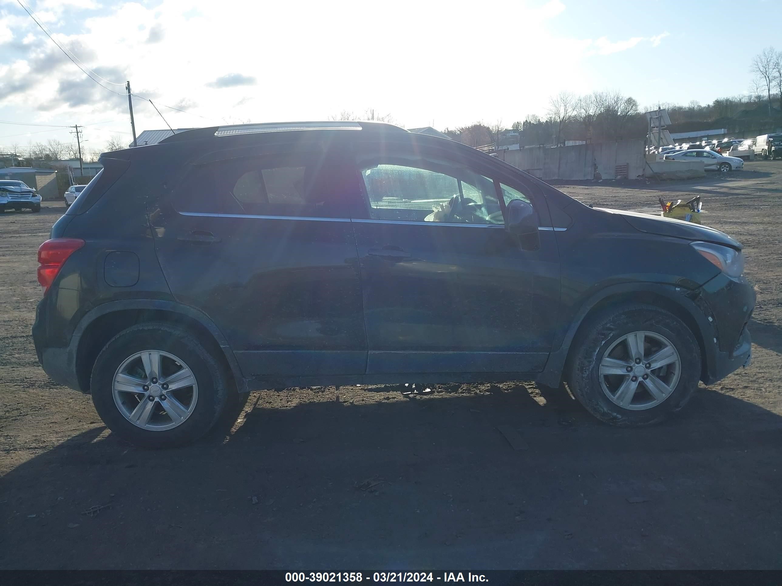 Photo 12 VIN: 3GNCJPSB8LL183874 - CHEVROLET TRAX 