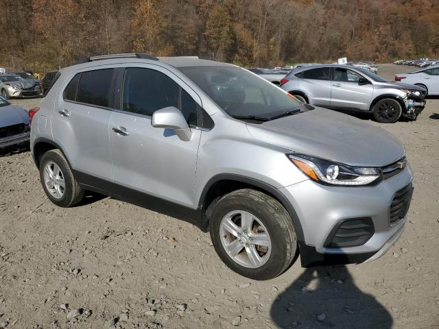 Photo 3 VIN: 3GNCJPSB9JL348201 - CHEVROLET TRAX 1LT 