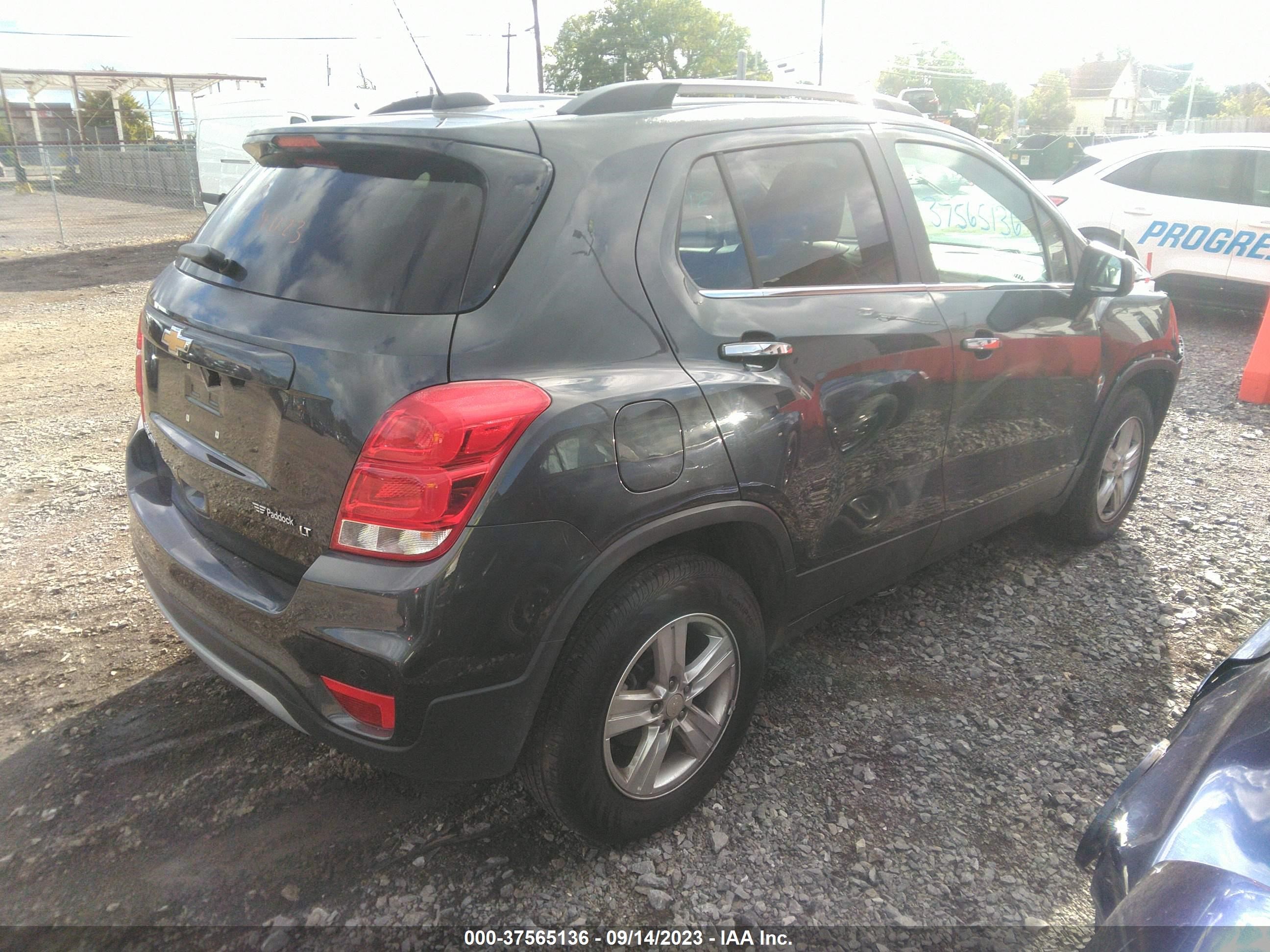 Photo 3 VIN: 3GNCJPSBXKL337872 - CHEVROLET TRAX 