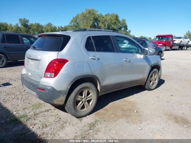 Photo 3 VIN: 3GNCJRSB0FL239239 - CHEVROLET TRAX 