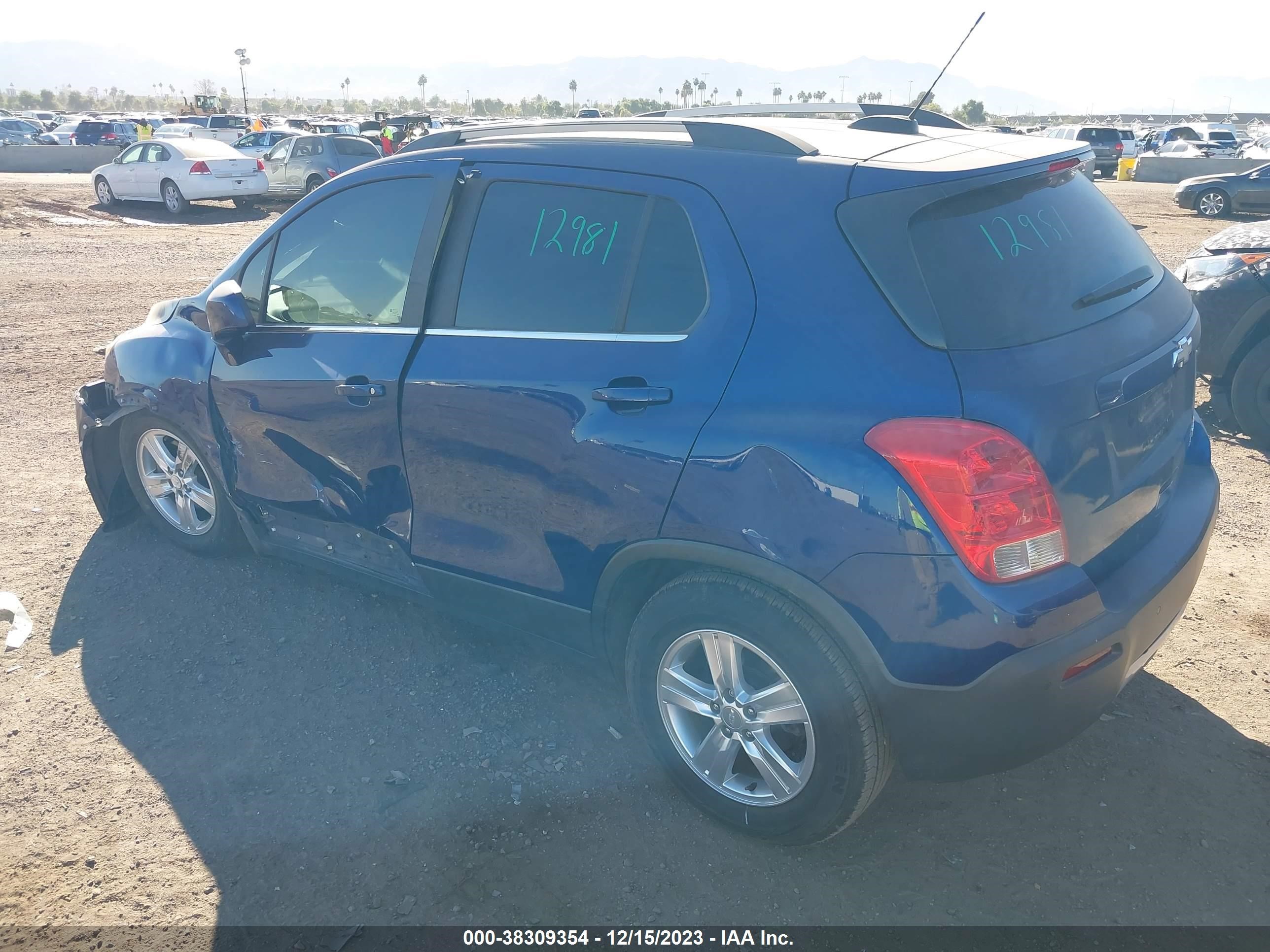 Photo 2 VIN: 3GNCJRSB1FL206850 - CHEVROLET TRAX 