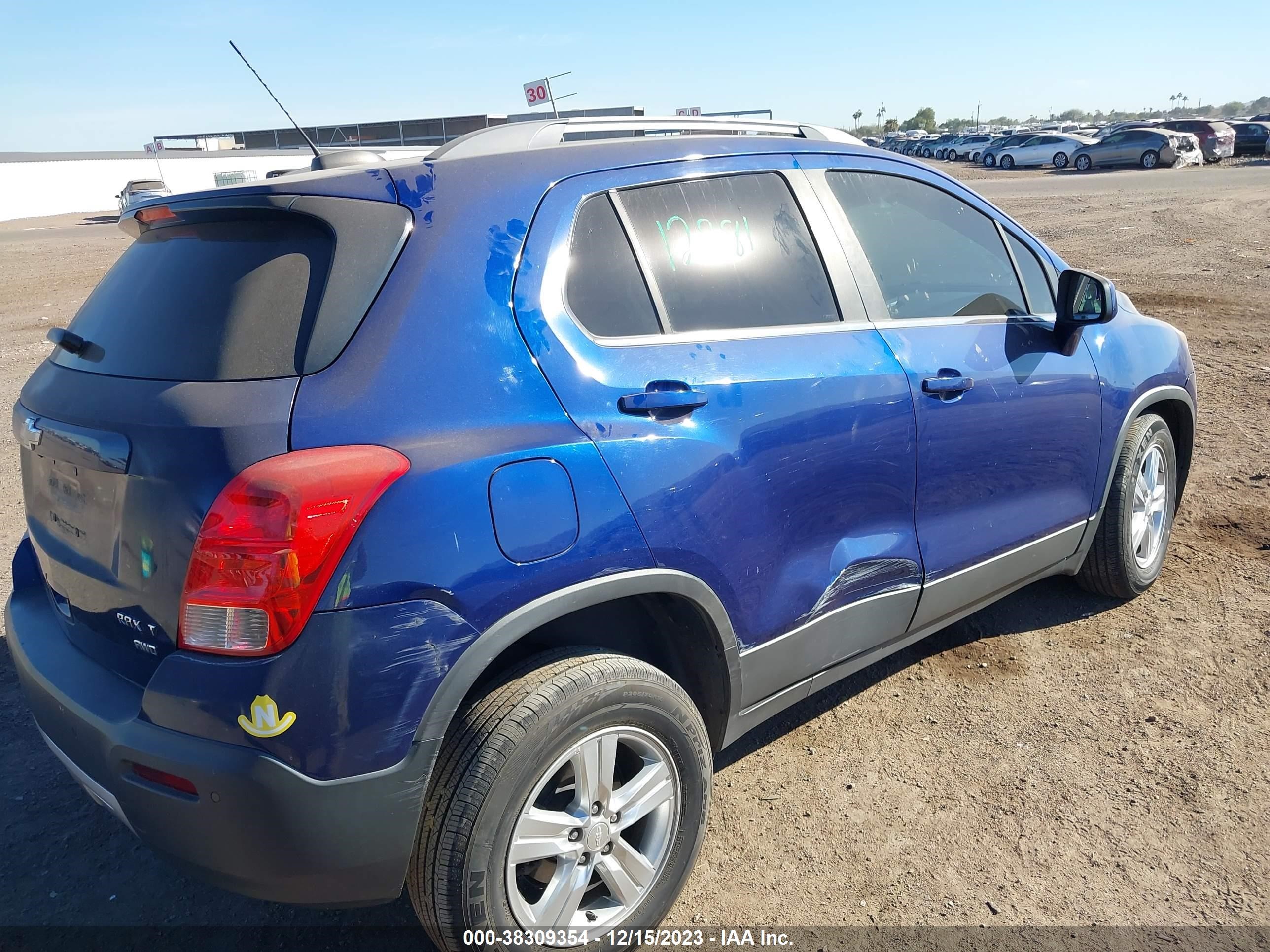 Photo 3 VIN: 3GNCJRSB1FL206850 - CHEVROLET TRAX 