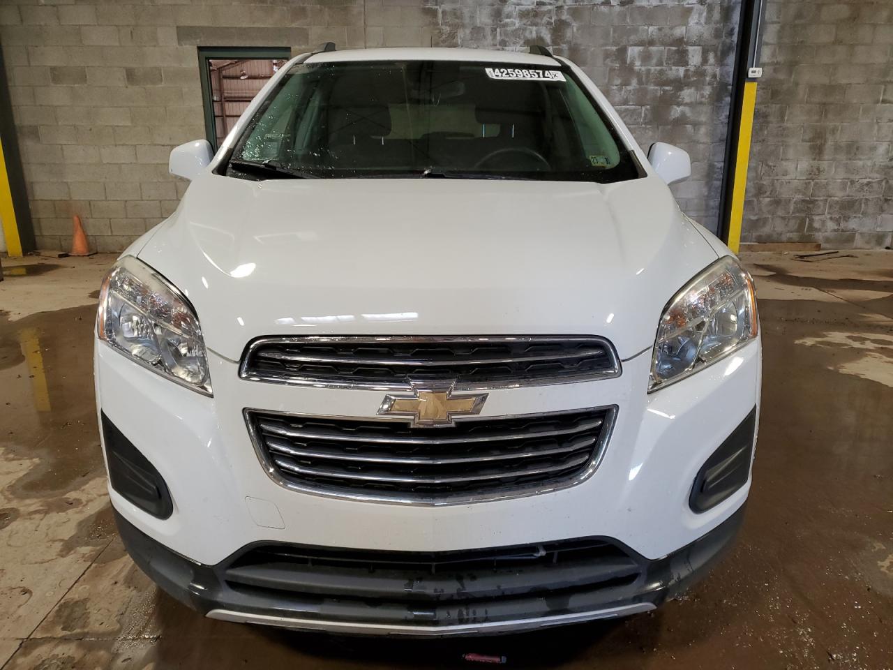 Photo 4 VIN: 3GNCJRSB2FL255118 - CHEVROLET TRAX 