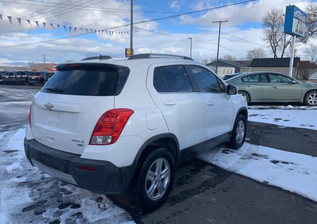 Photo 3 VIN: 3GNCJRSB4FL196718 - CHEVROLET TRAX 1LT 