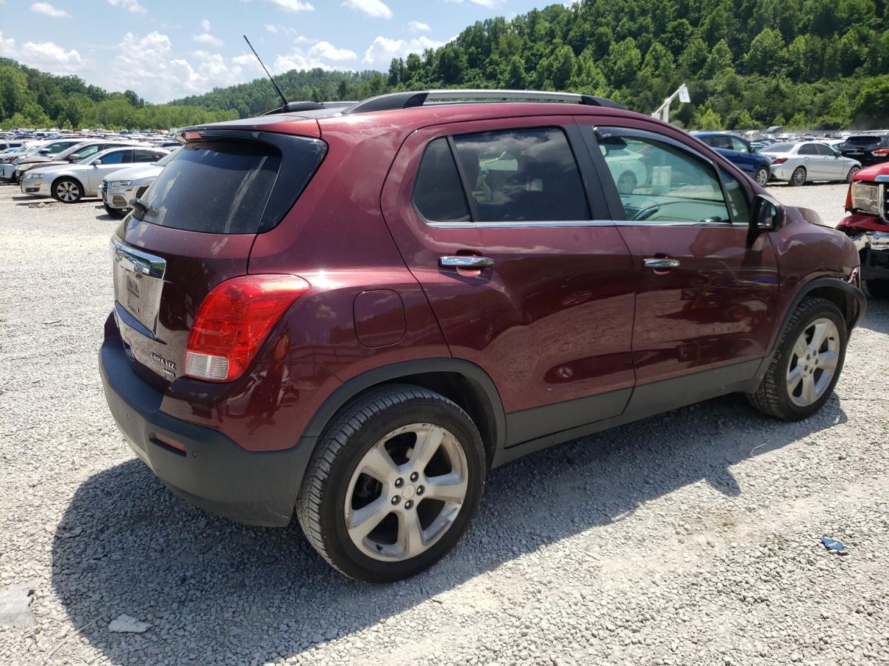 Photo 2 VIN: 3GNCJRSB4GL211865 - CHEVROLET TRAX 