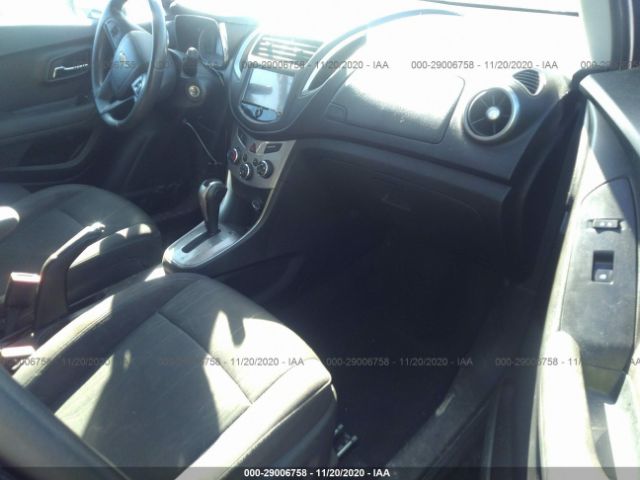 Photo 4 VIN: 3GNCJRSB5FL210626 - CHEVROLET TRAX 