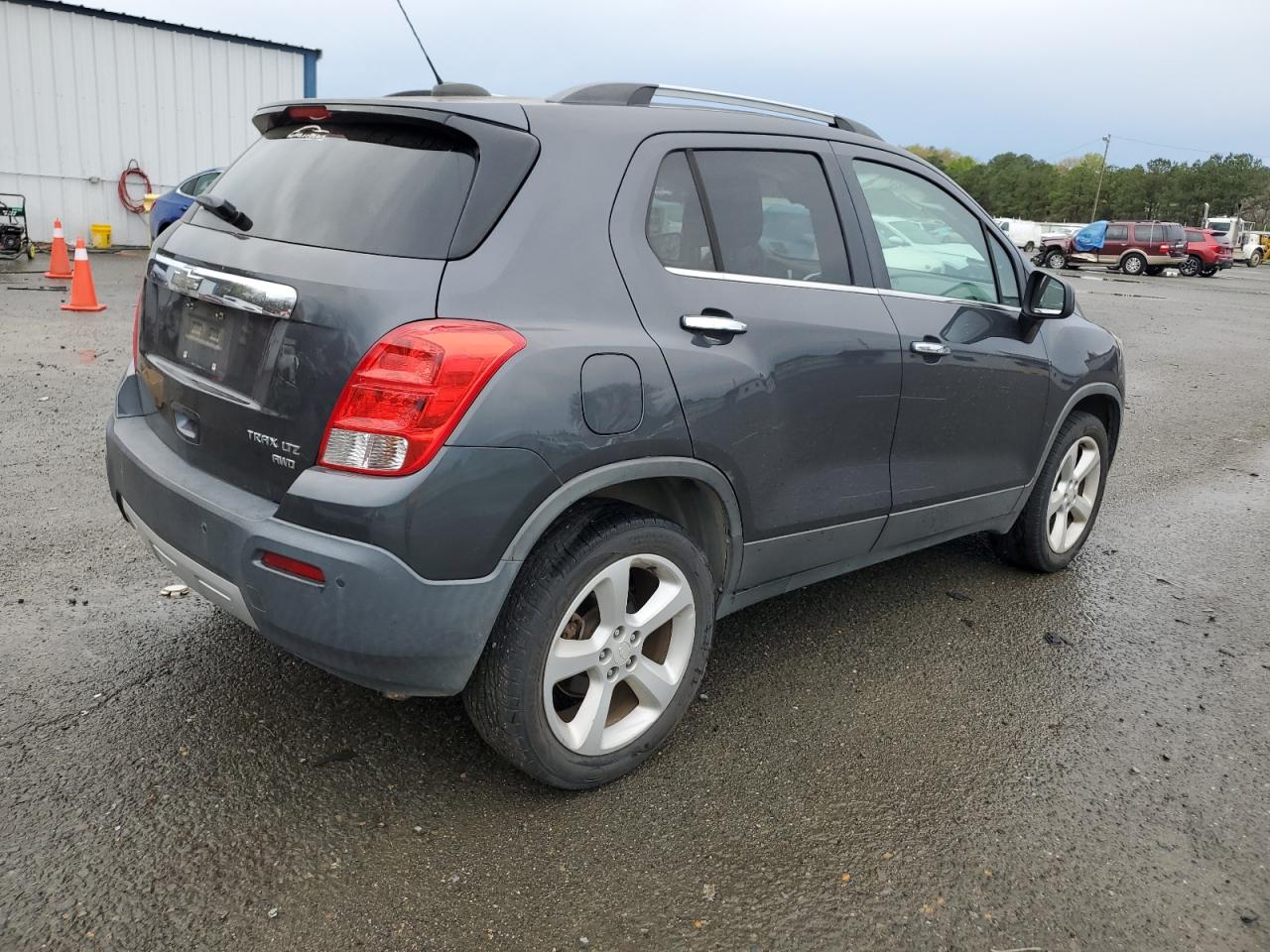 Photo 2 VIN: 3GNCJRSB6GL189514 - CHEVROLET TRAX 