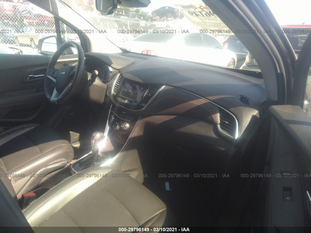 Photo 4 VIN: 3GNCJRSBXJL416646 - CHEVROLET TRAX 