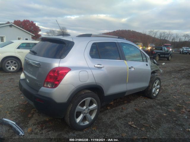 Photo 3 VIN: 3GNCJTSB4FL256400 - CHEVROLET TRAX 