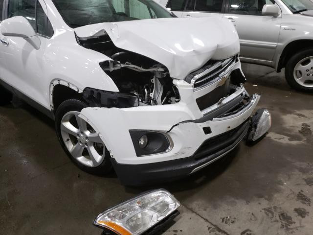 Photo 8 VIN: 3GNCJTSB7FL241065 - CHEVROLET TRAX LTZ 